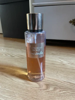 Body mist - Säljer denna då lukten inte föll mig i smaken💛