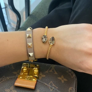 Carolina Svedbom armband  - Super fint armband från Carolina Svedbom. Inga defekter alls🥰