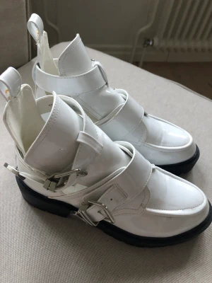 Nya Skor  - Nya !! Perfekt inför sommaren