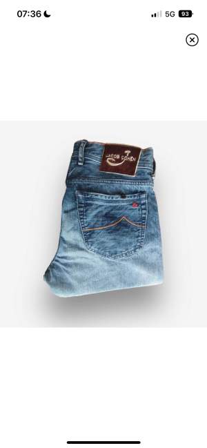 Tjena säljer mina as feta limiterade jacob cohen jeans i strlk 33 för endast 599kr!! Jag säljer dom för jag inte använder dom inte längre 