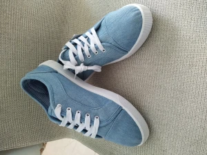 Helt nya Capelli New York Dam sneakers 42  - Helt nya Capelli New York Dam sneakers 42 