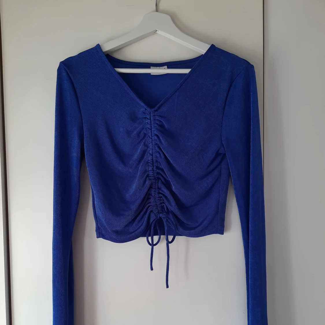 Långärmad blå topp från Noisy May