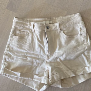Shorts - Använda en gång men för små för mig. Hög midja.