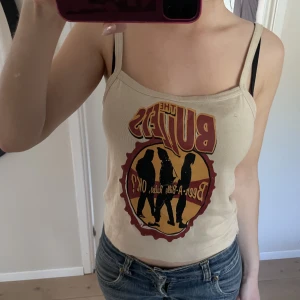 Topp - Topp med tryck som inte används längre 💫 skriv vid frågor❤️❤️