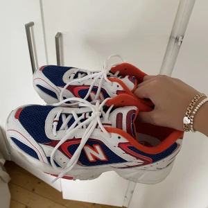 Sneakers - Mycket fräscha sneakers från New Balance i strl 40.5. Använda ett par gånger. Priset är exkl frakt🫶🏼