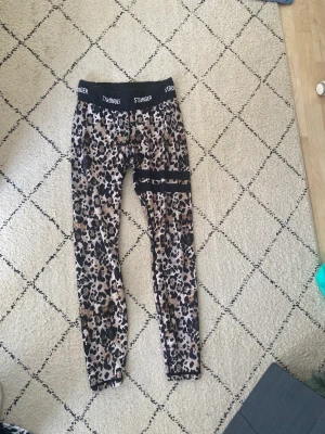 Stronger byxor - Stronger byxor storlek M anväda några gånger men bra skicka