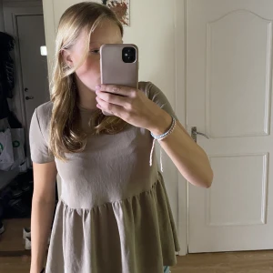 Zara topp - Säljer denna zara topp för att den inte kommer till andvändning🩷 