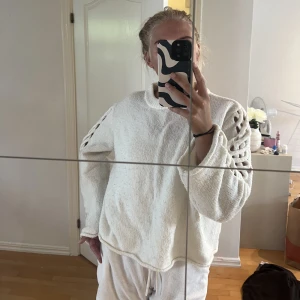 Stickad tröja - Vit stickad tröja från Zara