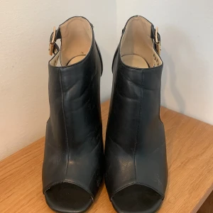 Klackar - Truffle collection skor. Klackar med andra ord. mammas skor Storlek 39