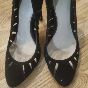 Oanvända snygga pumps - Helt oanvända då min fot är bred och denna passar smala fötter 😄 supersnygga och säljer billigt ut dom. 