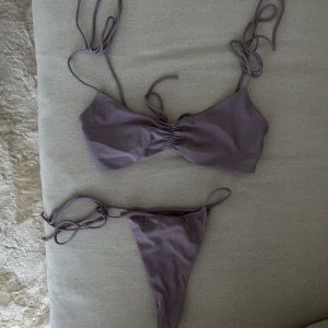 Bikini  - Bikini från Coco & nuts i storlek S. Justerbar i midja och överdel. Tyvärr inte kommit till användning. 