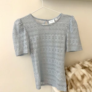 Top kortärmad spets - Oanvänd! Storlek: XS