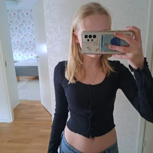 Gina tricout tröja - Säljer denna gina tröja som är använd 1-2 ggr. Inga defekter🩷