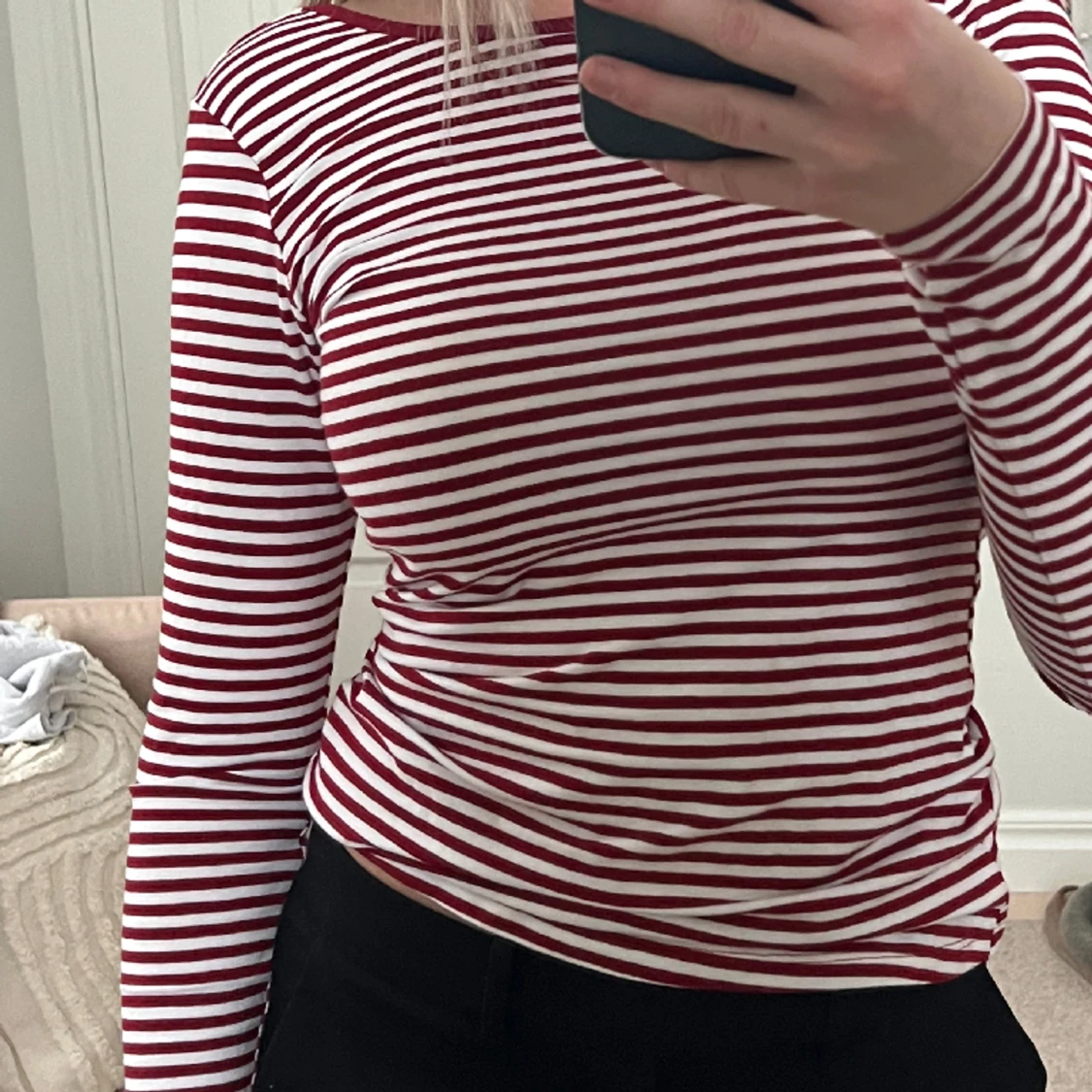 Snygg rödrandig tröja!  - 91