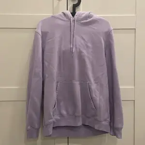 jättesöt lila hoodie, hör av er för fler bilder eller om ni vill se hur den sitter på💗