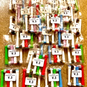 100 NYA TANDBORSTHUVUDEN ORAL-B KOMPATIBLA - 50 st vuxen och 50 st barnborstar nya i förpackning! Mixpaket för hela familjen. 