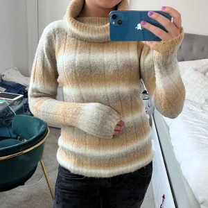 Tröja!  - Snygg tröja med polokrage!