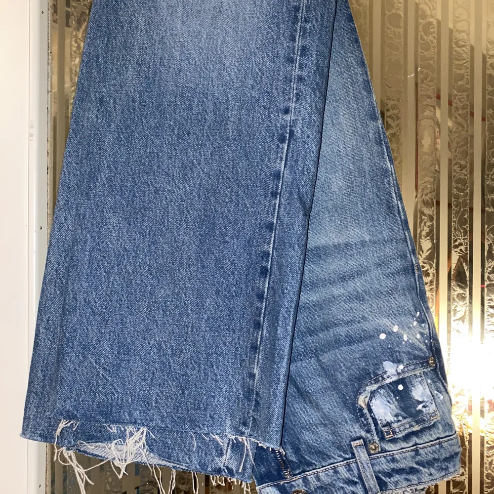Vida jeans från Zara. Oanvända, har samma i annan storlek. Älskar passformen och modellen. De perfekta raka jeansen.. Jeans & Byxor.