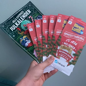 7 Uppesittarlotter och en kalender - Säljer för att supporta mitt fotbollslag