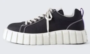 Hyfsat nya eytys skor  - Nypris 1700 mitt pris 950 skriv privat för egna bilder❤️❤️