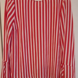 Blus - Fin blus i mycket gott skick.