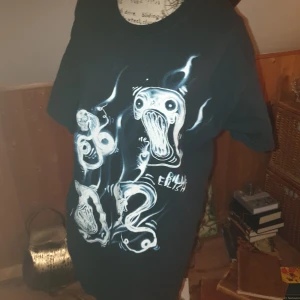 Billie Eilish tröja - Billie Eilish tröja! Köpte för några år sedan för 350kr