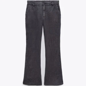 Zara linnebyxor - Flare/raka linnebyxor från Zara. Knappt använda, som nya!  Ord pris: 559