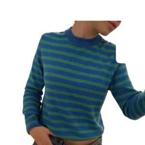 Randig tröja från ZARA ‼️SLUTSÅLD‼️ - Stickad skön tröja från ZARA, sparsamt använd i storlek S. Slutsåld!  ❤️Om ni vill veta exakt fraktkostnad; meddela mig så väger jag det elr tryck köp nu❤️