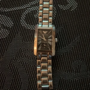 Armani klocka - Super fin vintage Armani klocka till salu 