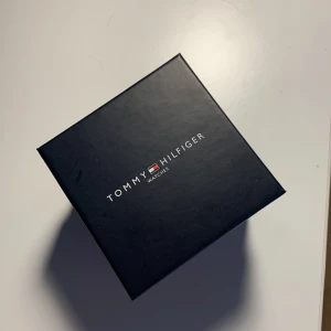 Klocka - Tvär ball stek klocka från tommy visar att pengar finns💰grish 