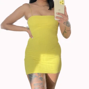 Gul sommarklänning - Superfin inköpt förra sommaren men är nu tyvärr lite för liten