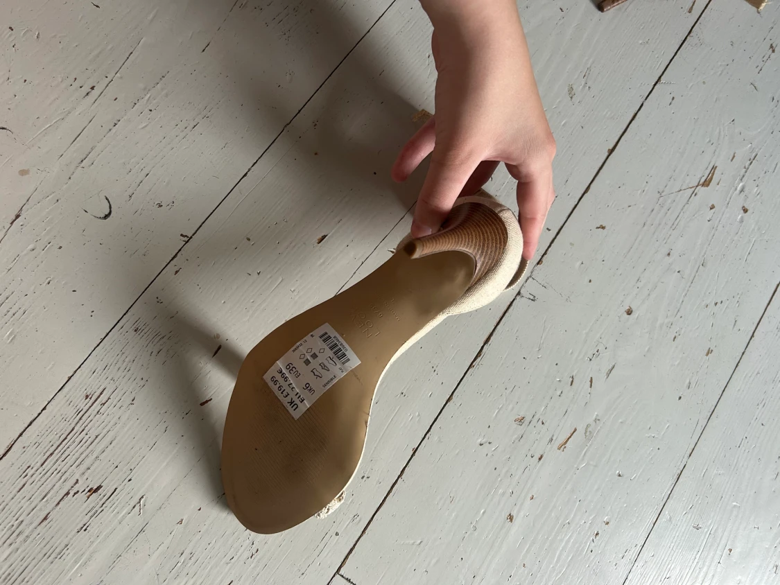 Krämvita klackar  - 90