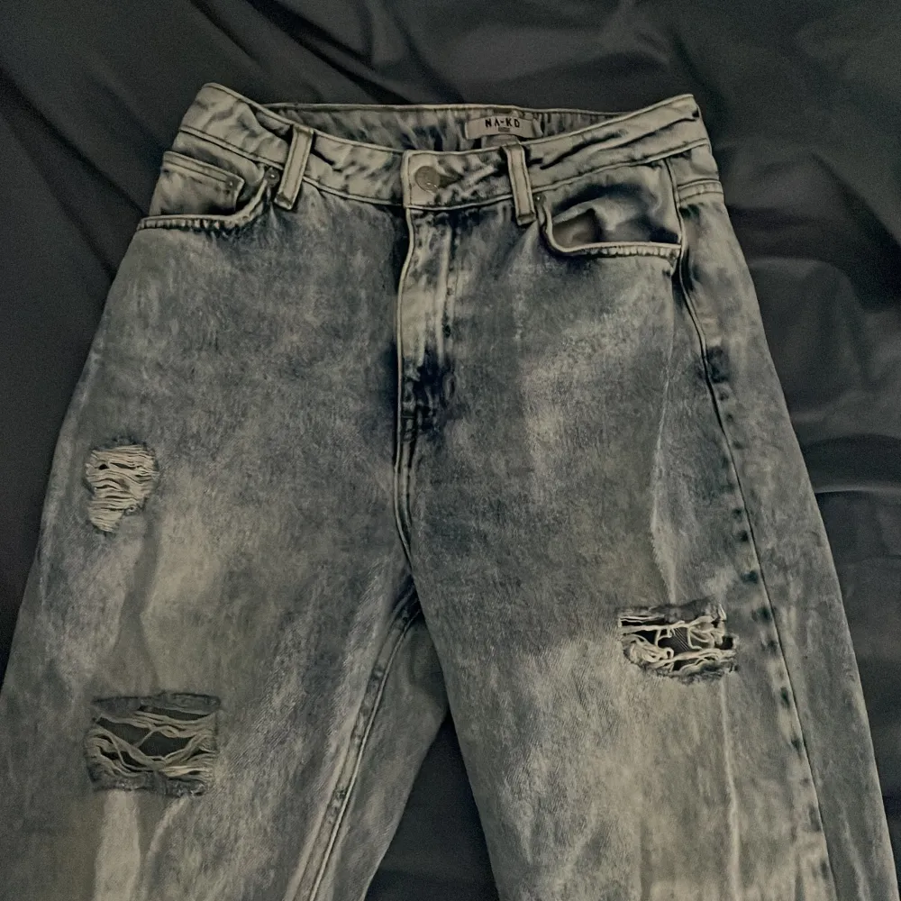 Jättefina Na-Kd jeans. Ganska bra skick . Jeans & Byxor.