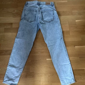 perfect jeans (gina tricot) - ett par fina jeans i storlek 34. Mycket bra skick, bara använda några gånger!
