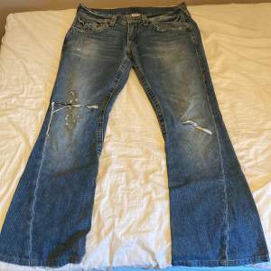 True Religion Bootcut jeans. Köpta här på Plick, säljer pga att de tyvärr inte passade ): Jättesnygga dock!