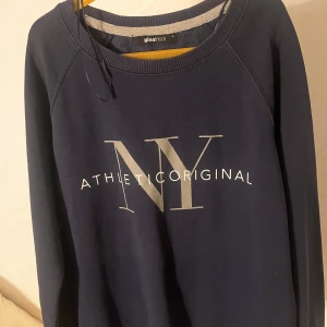 Sweatshirt  - Sweatshirt från Gina, aldrig använd! 
