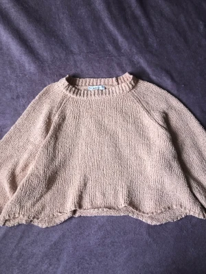Ljus rosa fin stickad tröja - Fin ljus rosa tröja, i bra skick. Från Zara i storlek M men är liten i storleken❤️