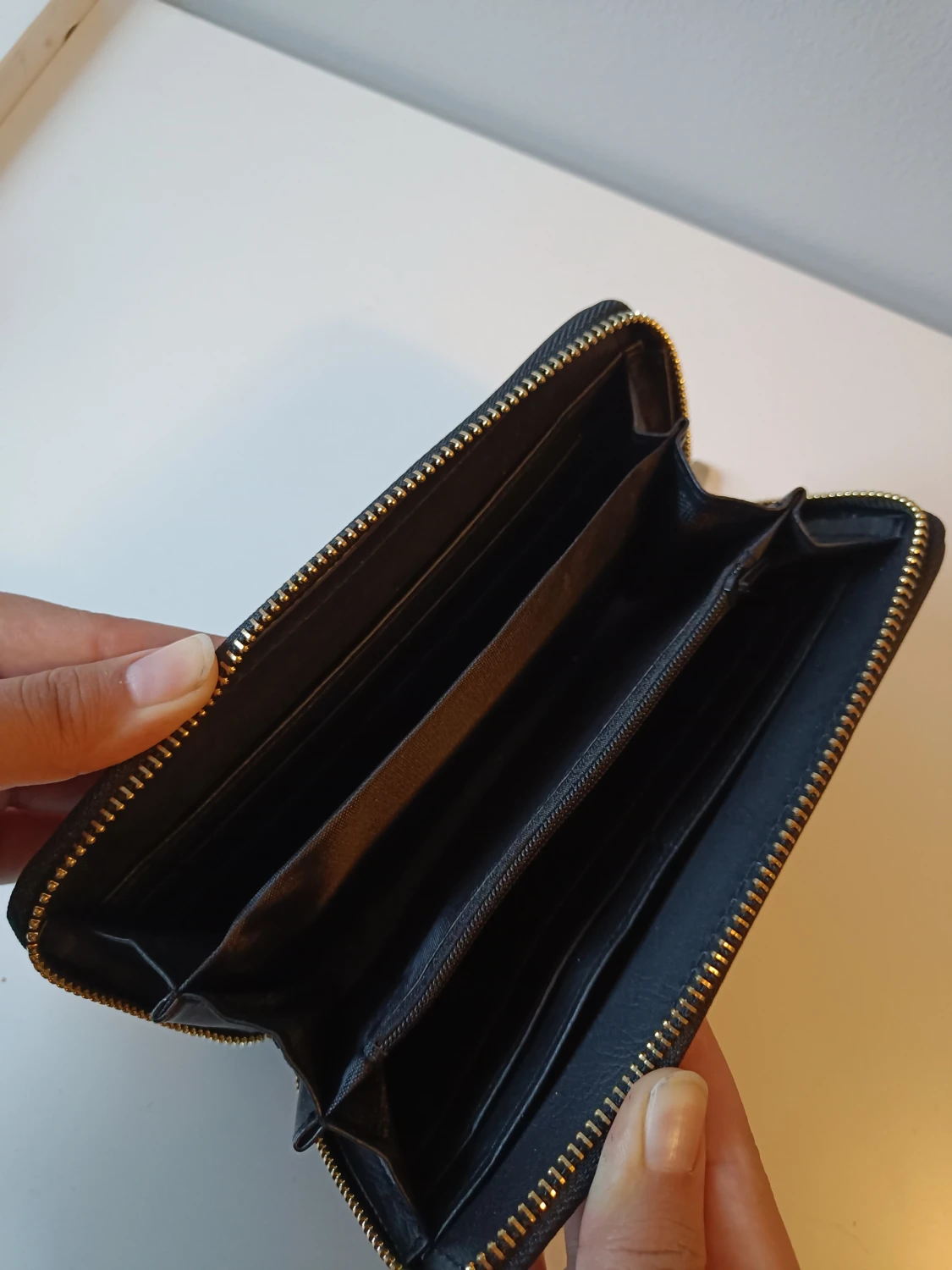 Svart plånbok för endast 30 kr!  - 90