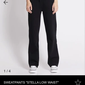 Mjukisbyxor från lager 157 - Säljer nu mina mjukisbyxor från lager 157 i strl xs då dem inte kommer till användning. Nypris 200 men säljer för 100 kr.