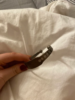 Armband  - Jätte fint armband!💗