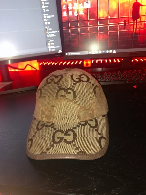 Gucci Jumbo Keps - Säljer min Gucci jumbo keps som är i väldigt bra sick. Box medföljer