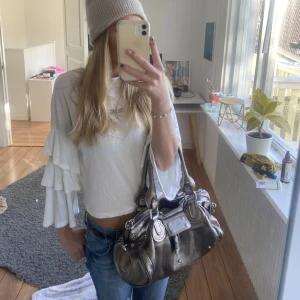 Flärpad tröja - Superfin tröja med flärpade ärmar, superfin och speciell💗