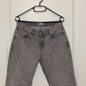 Mid/low waist straight jeans från Gina tricot 🤍 599kr nypris