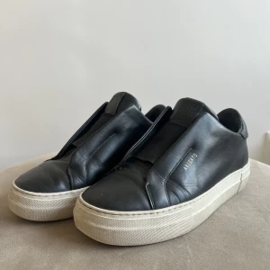 Axel Arigato sneakers  - I använt skick men fortfarande fina Ord pris 2 500kr