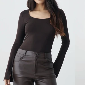 Näst intill helt ny tröja från ginatricot❤️ - Slutsåld på hemsidan i denna färg❤️ Hör av er vid frågor❤️