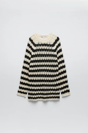 Stickad klänning - Säljer denna super fina stickade klänning som är perfekt nu till hösten! Sparsamt använd! Köp nu går bra att använda! 