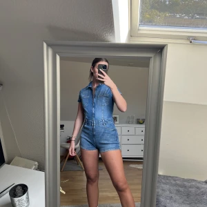 Bershka dress - Dress ifrån bershka, aldrig använd. Storlek M. Dm för fler bilder