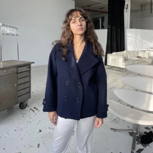 Design by si - Säljer denna design by si jacka i storlek xs/s. 