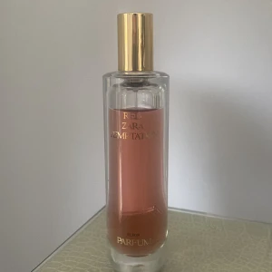Zara parfym - Har använt den lite, köpte för 399 och säljer för 250. Säljer för att jag vill rensa mina parfymer💞