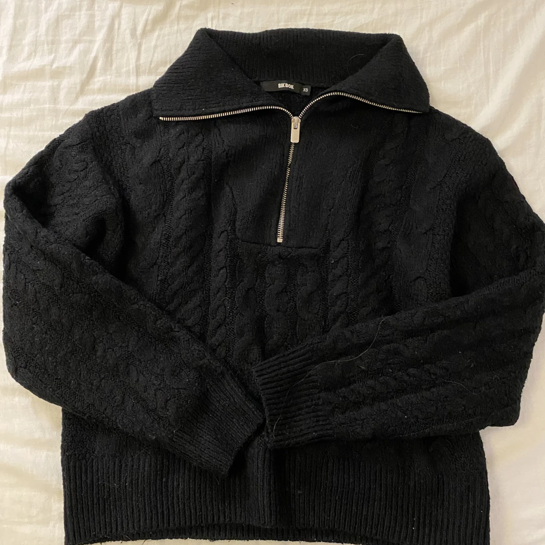 stickad zip tröja från bikbok - 90